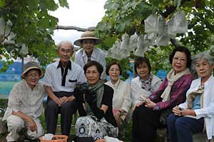 童子白桃句会の皆さんです。